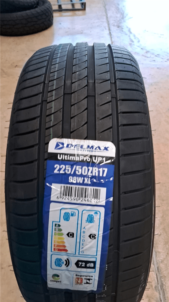 Pneu Delmax Ultimapro UP1 225/50R17 Aro 17 98W XL - DELMAX - 134821 - Clube da Borracha