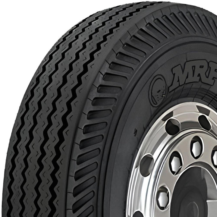 Pneu MRF Miler N16 11.00 - 22 Aro 22 151/146K Liso - MRF TYRES - 144690 - Clube da Borracha