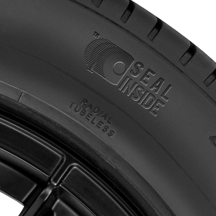 Pneu Pirelli Scorpion Seal Inside 225/50 R18 HT Aro 18 95V - PIRELLI - 214795 - Clube da Borracha