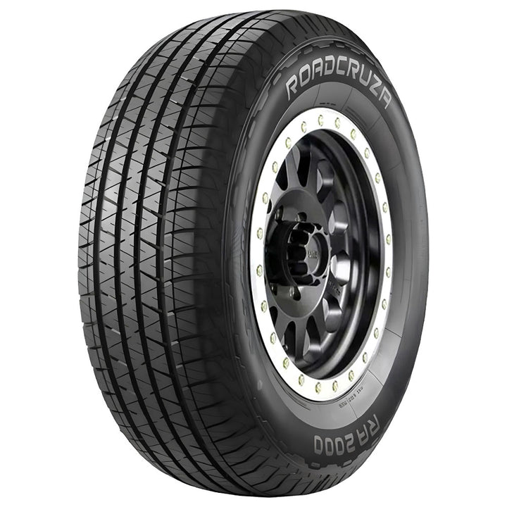 Pneu visto de perfil com a roda e zoom